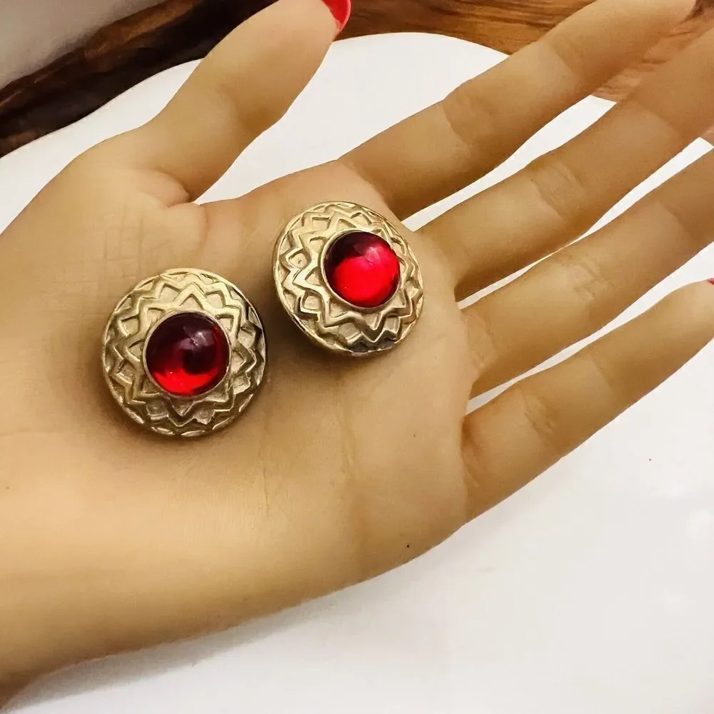 Vintage Galleria Gripoix Glass Earrings Cabochon Clip On Red Gold Tone Round